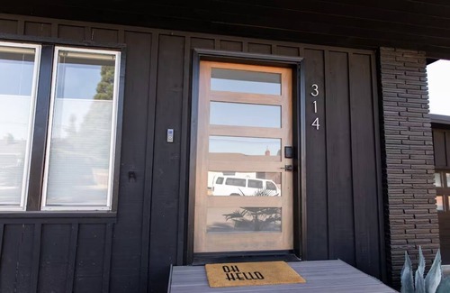 Monmouth House | Charming PNW Modern Oasis – Great Location, Spacious 3-Bedroom Comfort