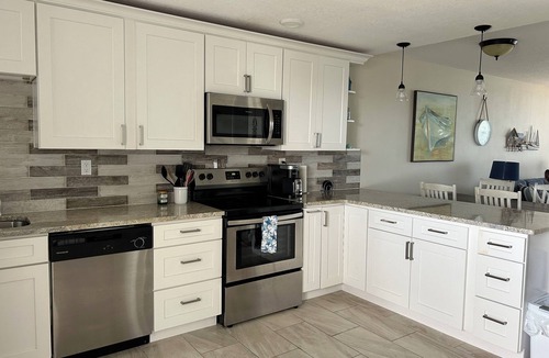 Ormond-by-the-Sea Condo | 2bed 2 bath penthouse beachfront condo in Ormond Beach - private balcony - WiFi