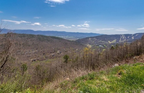 Massanutten Condo | https:/www.massresort.com/stay/lodging/valley/woodstone-meadows/