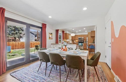 Scenic Heights House | Spacious 4BD - Backyard BBQ, Fire Pit & Mini Golf