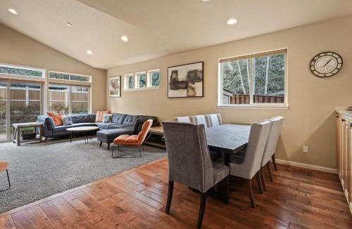 Old Farm District House | Sunny Days 30 Day Minimum home