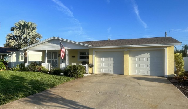 Beachside Ormond Beach Bungalow